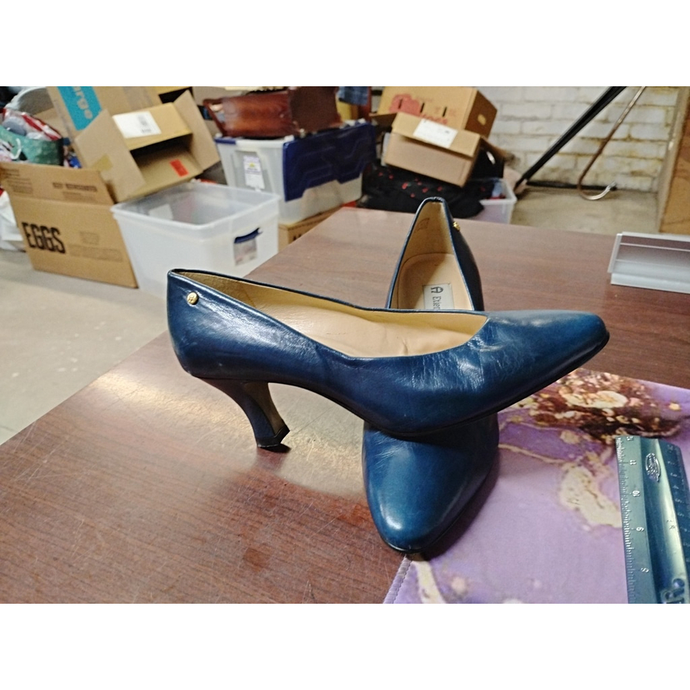 Etienne Aigner ~Woman Size 6 M Blue Heels Shoes All Leather Upper "Priscila"